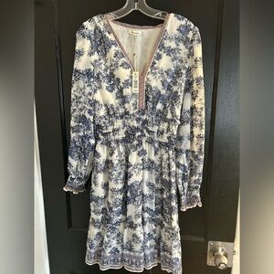 Max Studio Navy and Cream Long Sleeve Dress